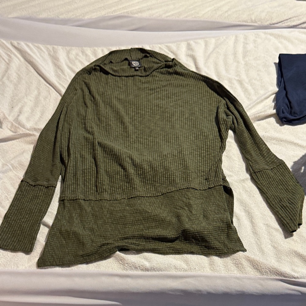 Bobeau Sage Ribbed Knit Top, size small, olive green